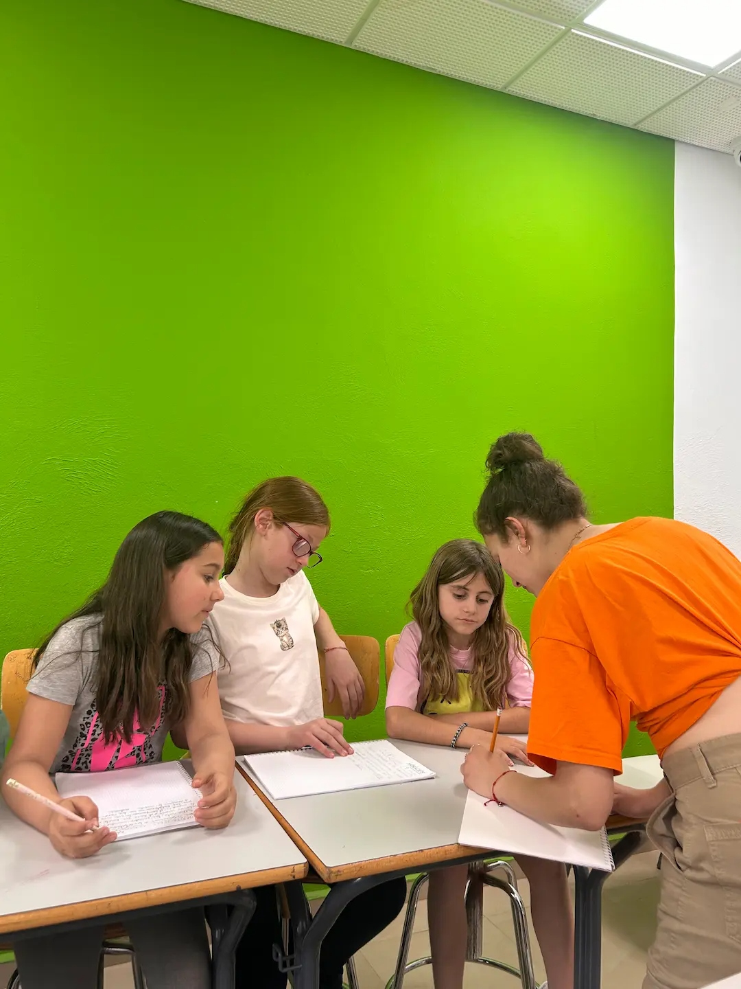 Aprender inglés jugando en el campamento de verano de Valencia CAMPUS MORAGETE